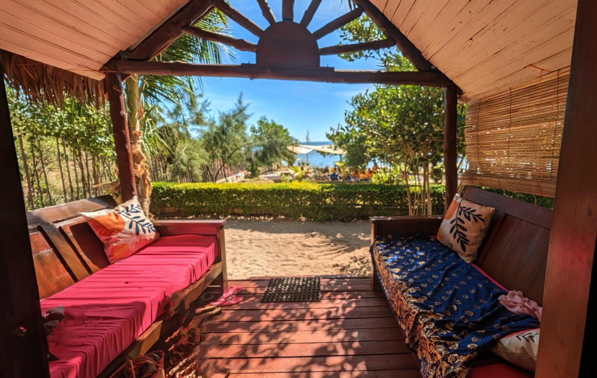 Ampazony Oasis Lodge Mahajanga Exteriör bild