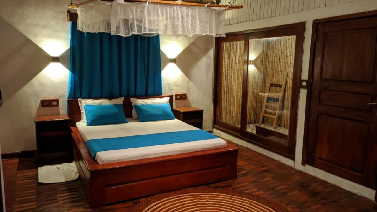 Ampazony Oasis Lodge Mahajanga Exteriör bild