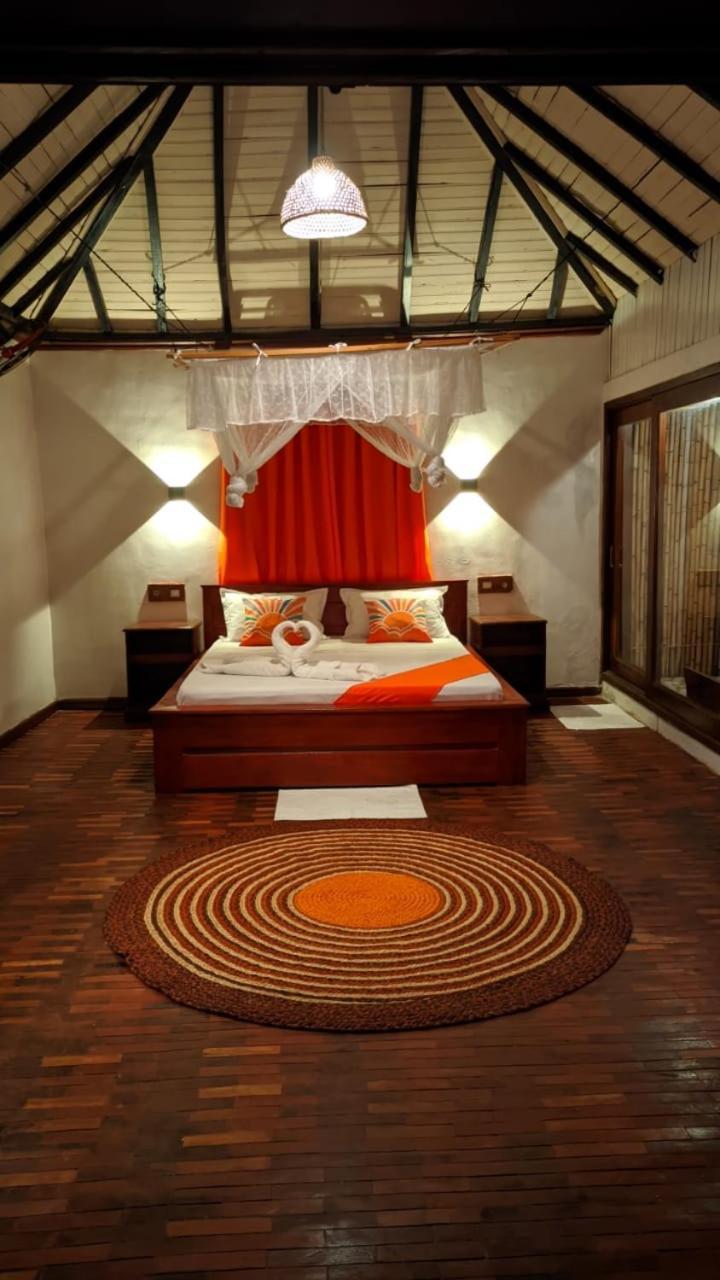 Ampazony Oasis Lodge Mahajanga Exteriör bild