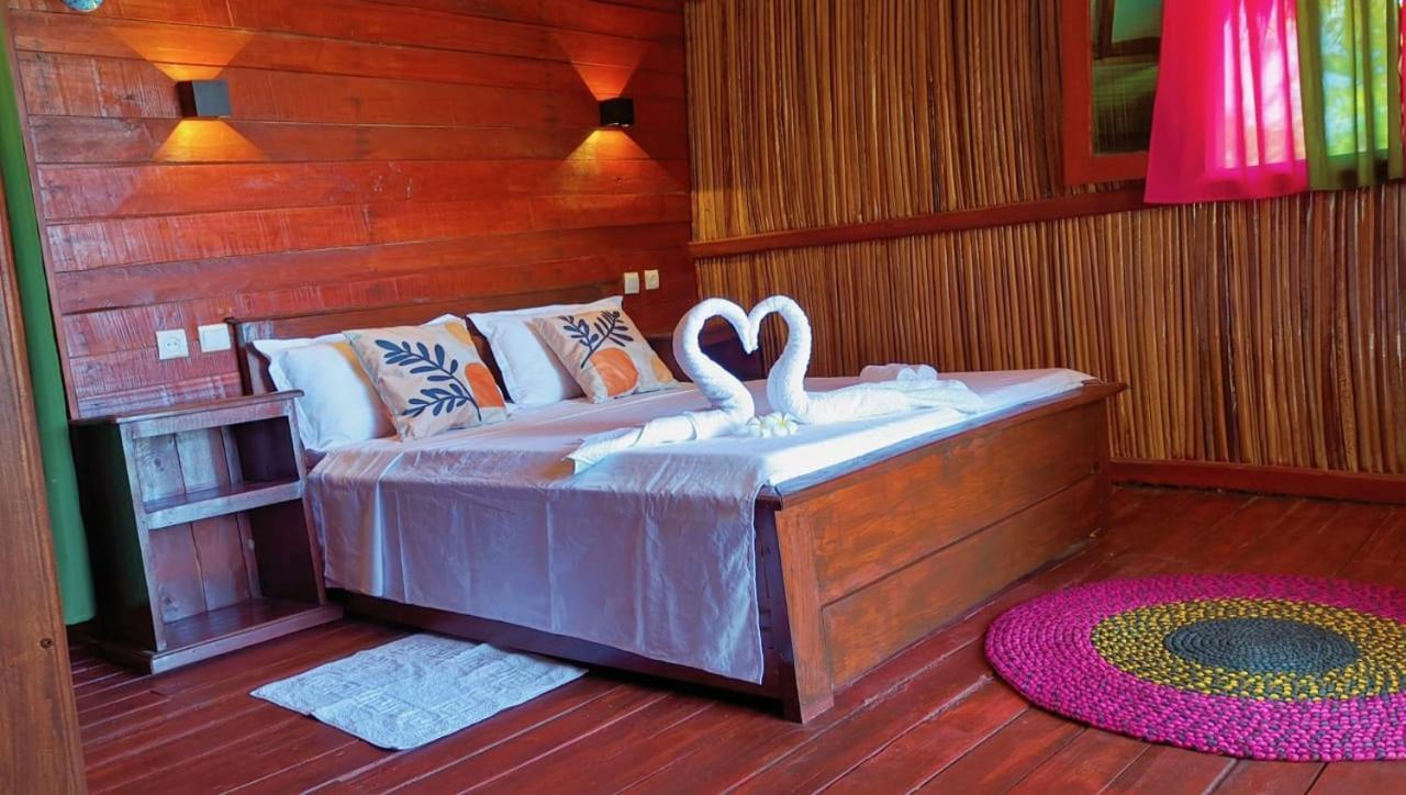 Ampazony Oasis Lodge Mahajanga Exteriör bild