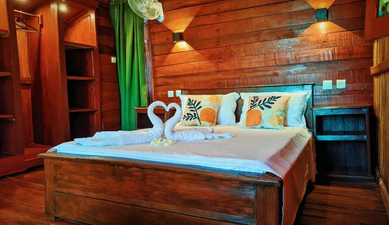 Ampazony Oasis Lodge Mahajanga Exteriör bild