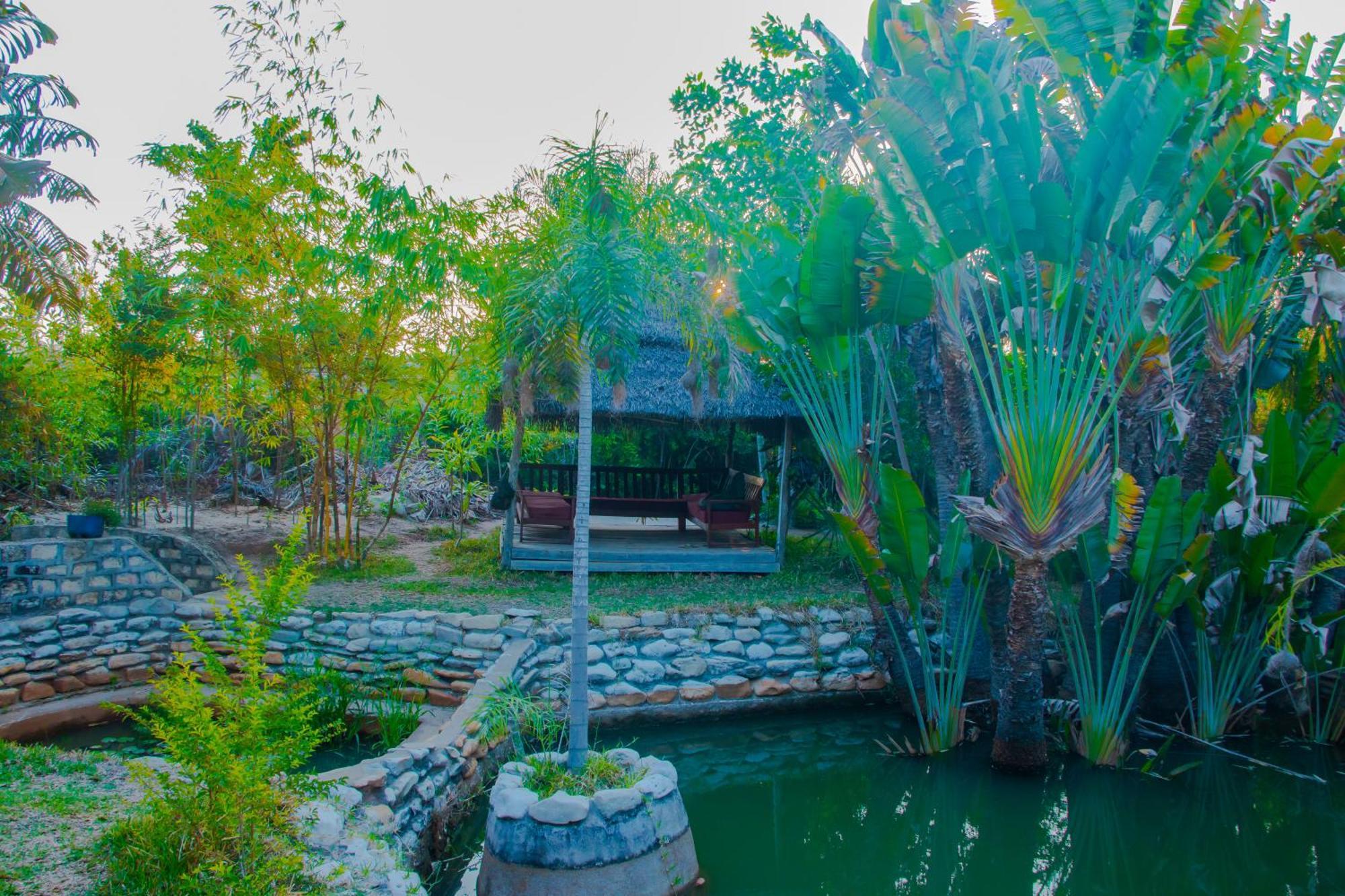 Ampazony Oasis Lodge Mahajanga Exteriör bild