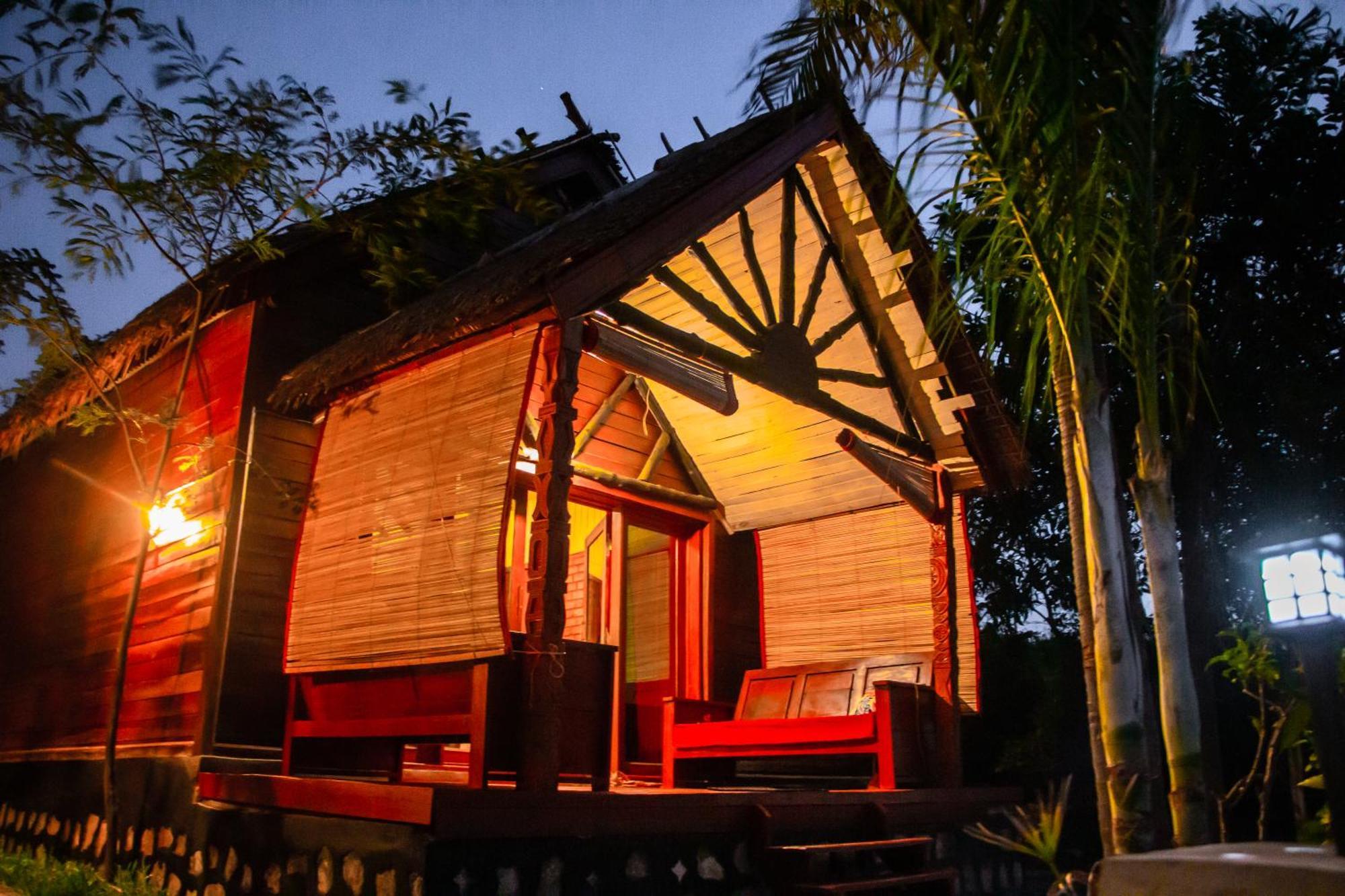 Ampazony Oasis Lodge Mahajanga Exteriör bild